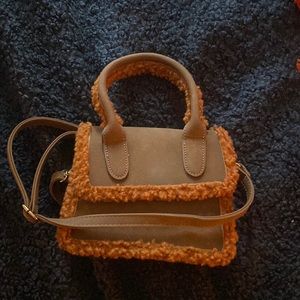 Cross body purse Sherpa